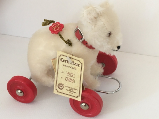 Teddy Bear on wheels by Hermann-Teddy Original