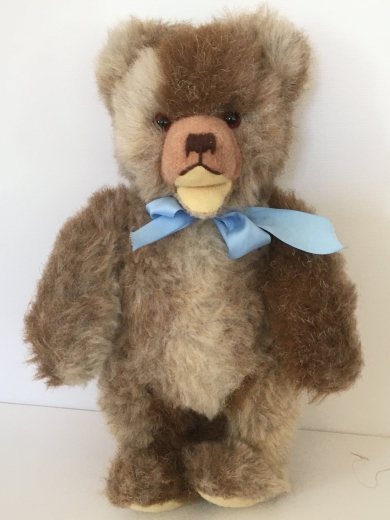 Antiker Teddy mit hellblauer Schleife (ca.29 cm)