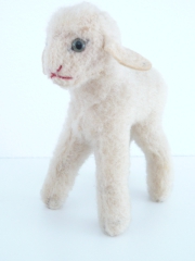 Lamm “Lamby“ hergestellt von Steiff