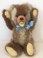 Antique teddy bear with light blue bow (29 cm)