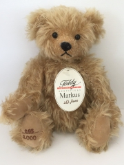 Teddybär „Markus“ von Designerin Helga Schepp