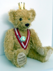 The Veiled Teddy Bear, Berlin 1995